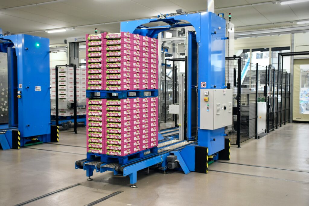 circular supply chain design, Inside an apple processing company in northern Italy